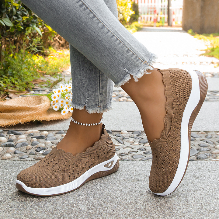 Lightweight, breathable, orthopaedic walking shoes