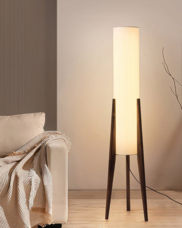 Stehlampe aus Walnussholz - Leuchtende Kunst für Jedes Interieur